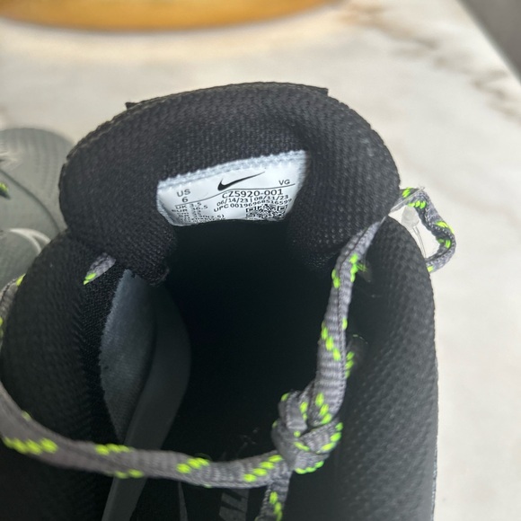 Nike Renew Women’s Metal Baseball/Softball Cleats Gray&Green Size 6 - Picture 6 of 7